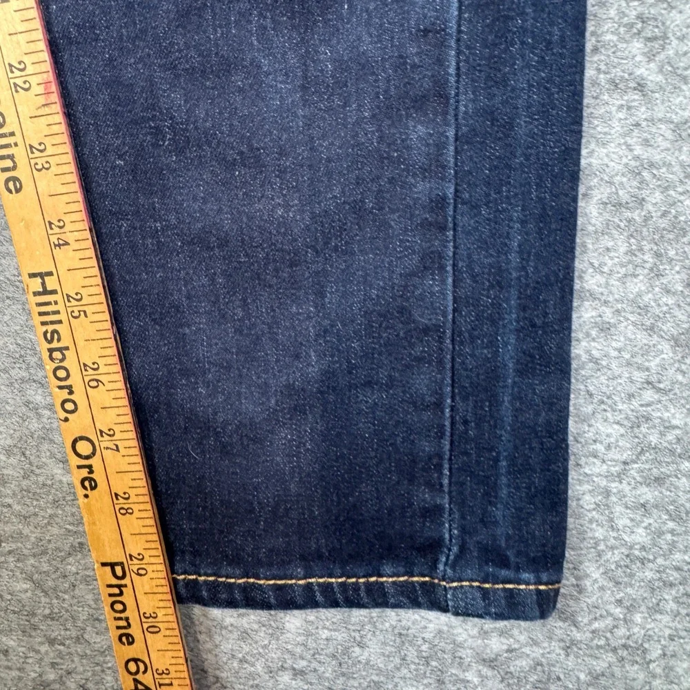 Levis versatile look